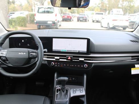 New 2026 Kia Sportage SX FWD image 25