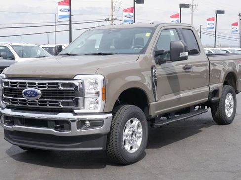 New 2026 Ford F250 XLT w/ FX4 Off-Road Package AWD/4WD image 6