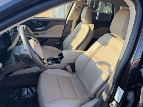 Used 2023 Lincoln Corsair Reserve AWD/4WD image 12