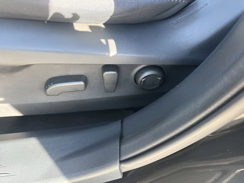 Used 2022 Subaru Outback Premium image 10