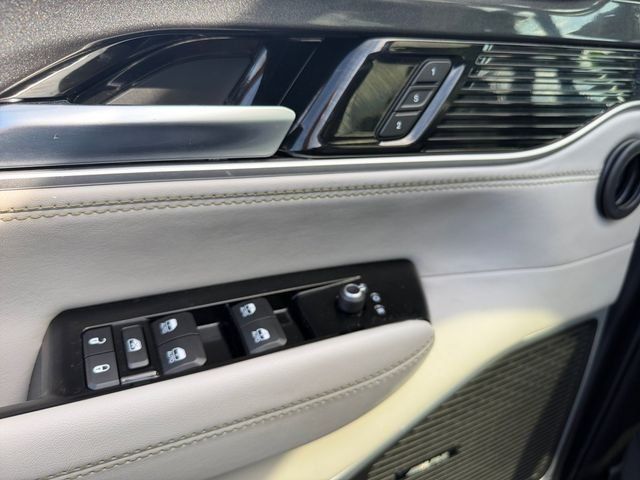 Used 2023 Jeep Wagoneer 4WD w/ Premium Group I image 14