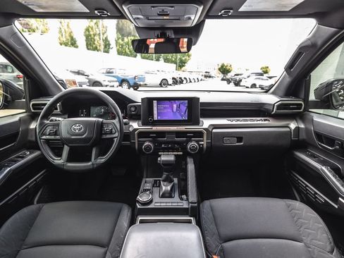 Used 2024 Toyota Tacoma SR5 AWD/4WD image 23