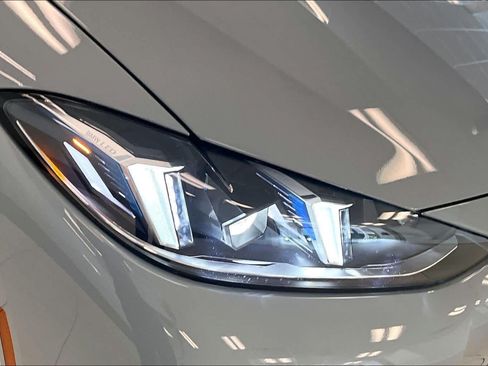 Used 2026 BMW M440i Convertible w/ Premium Package RWD image 24