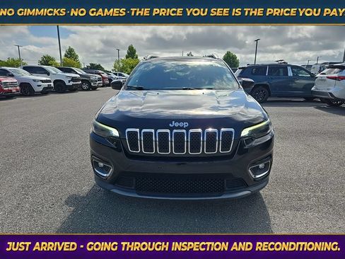 Used 2019 Jeep Cherokee Limited AWD/4WD image 2