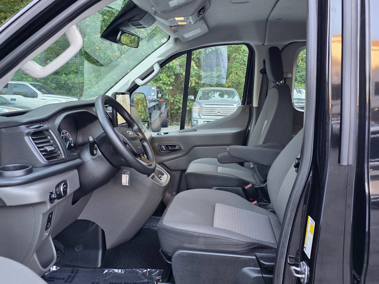 Used 2024 Ford Transit 350 XLT RWD image 11
