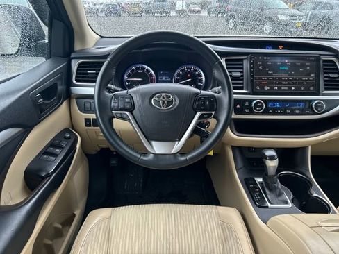 Used 2016 Toyota Highlander Plus image 16