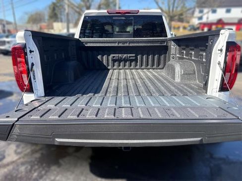 New 2026 GMC Sierra 1500 AT4 w/ AT4 Premium Package AWD/4WD image 13