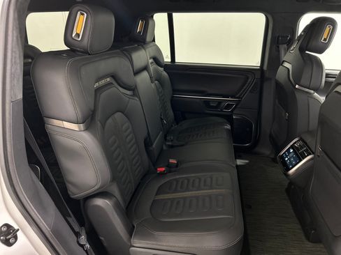 Used 2023 Rivian R1S Adventure AWD/4WD image 23