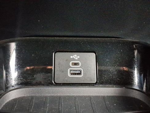 Certified 2025 Ford Mustang Mach-E Premium image 12