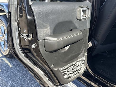 Used 2019 Jeep Wrangler Unlimited Sahara w/ LED Lighting Group image 12