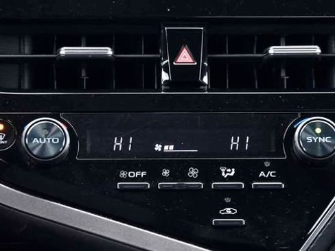 Certified 2022 Toyota Camry SE image 20