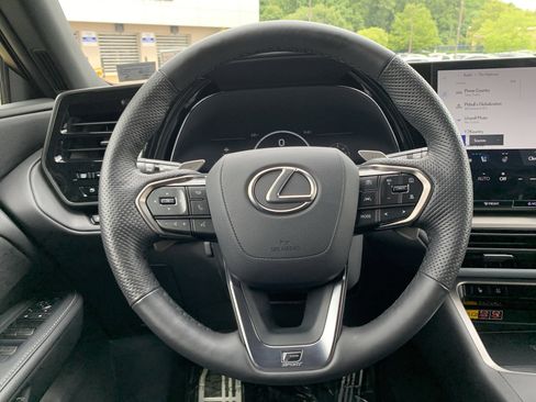 Used 2025 Lexus TX 500h AWD w/ Technology Package image 18