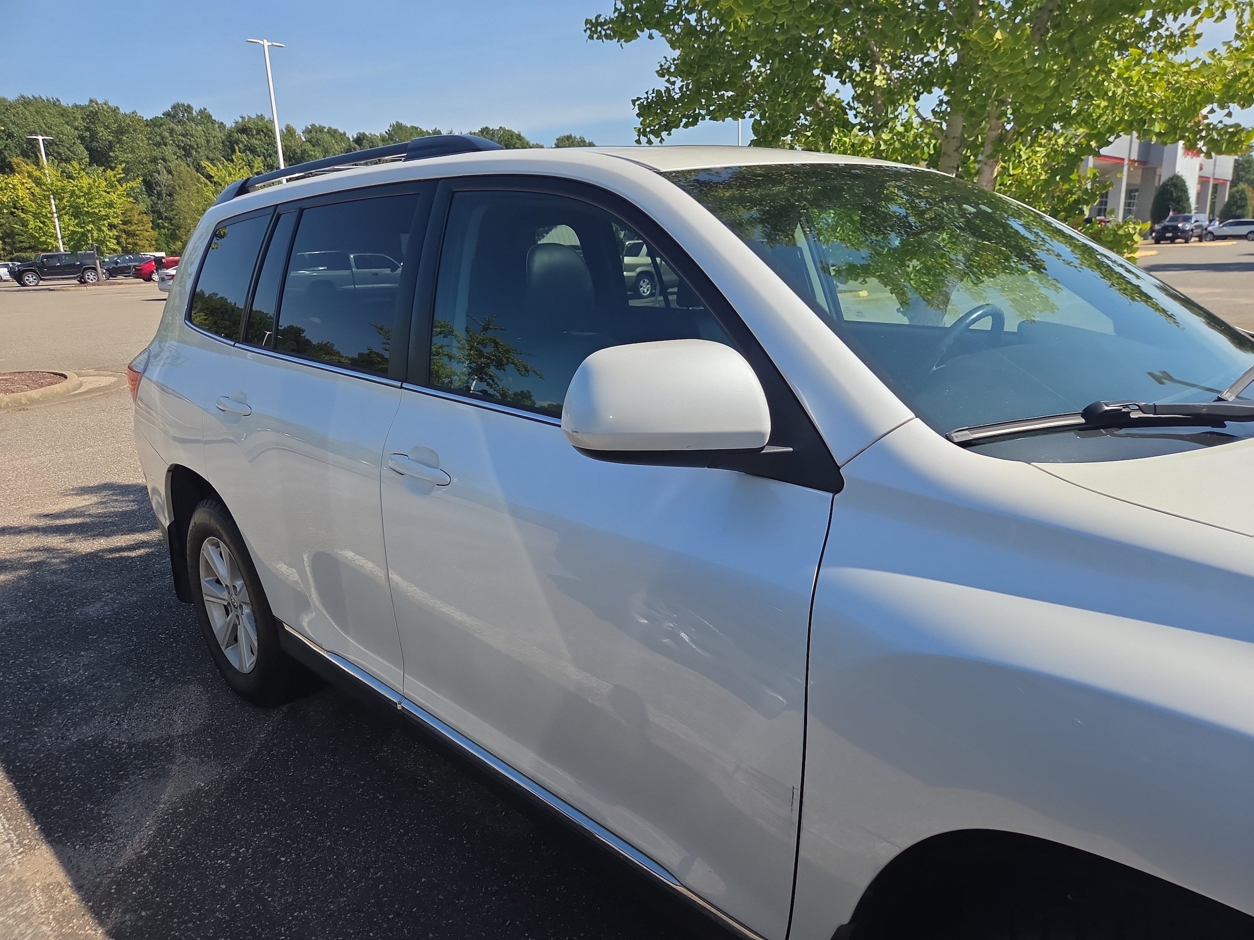 Used 2013 Toyota Highlander SE AWD/4WD image 2