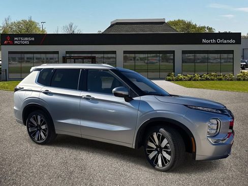 New 2026 Mitsubishi Outlander SEL FWD image 2