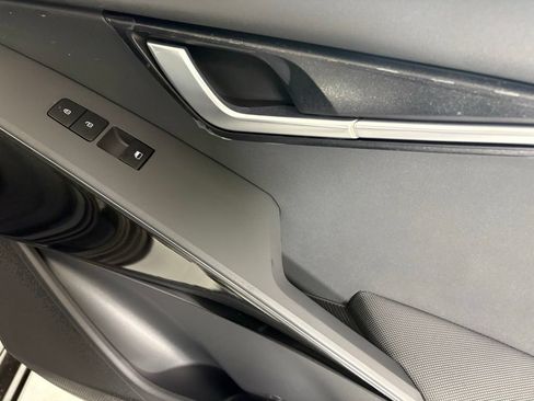 New 2026 Kia Niro EX FWD image 13