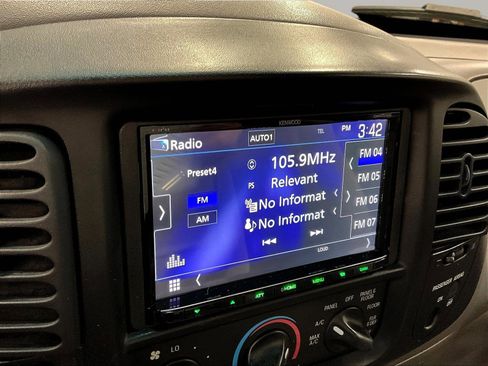 Used 2004 Ford F150 Lightning RWD image 11