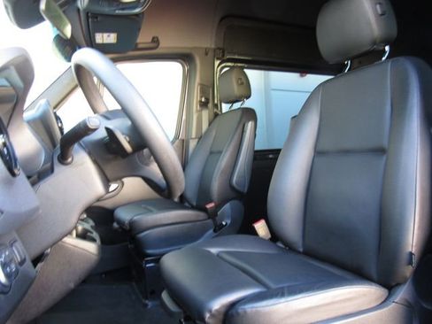 Used 2022 Mercedes-Benz Sprinter 2500 image 11