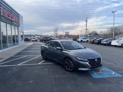 New 2025 Nissan Sentra SV image 4