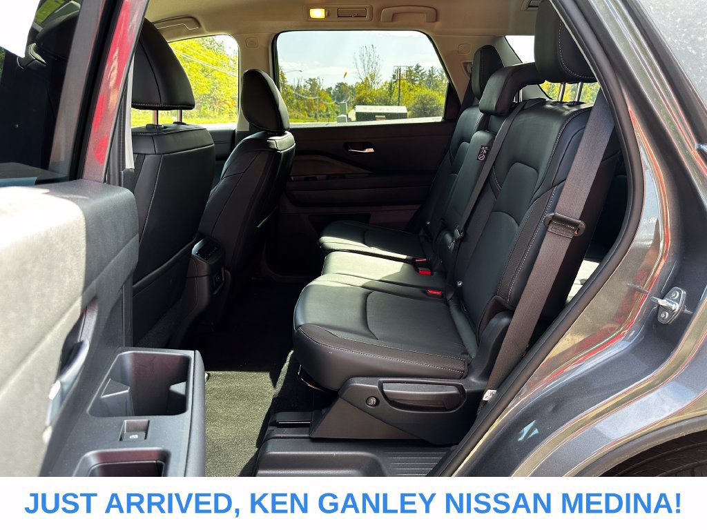 Certified 2026 Nissan Pathfinder SL AWD/4WD image 15