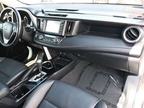 Used 2016 Toyota RAV4 Limited FWD image 9