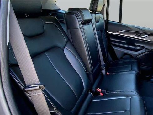 Certified 2023 Jeep Grand Cherokee Limited AWD/4WD image 18