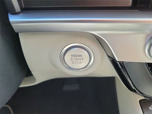 New 2025 Kia Telluride S image 32