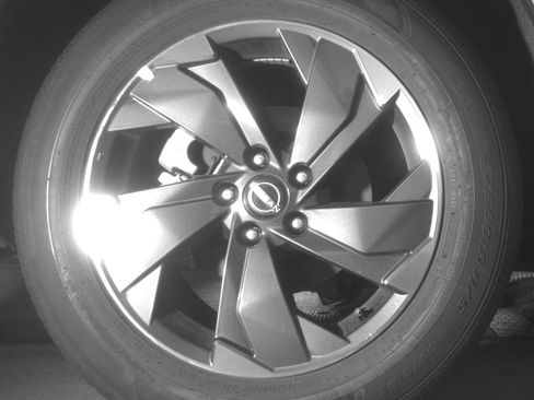 Used 2025 Nissan Rogue SV FWD image 15