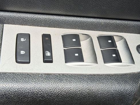 Used 2008 GMC Sierra 2500 SLE w/ Z71 Off-Road Package image 12