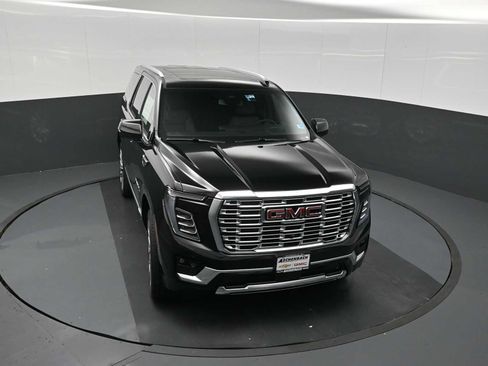 New 2026 GMC Yukon Denali w/ Sun & Power Step Package AWD/4WD image 11