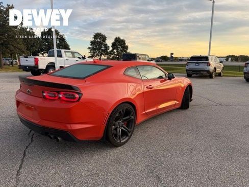 Used 2020 Chevrolet Camaro SS RWD image 8