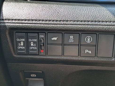 Used 2024 Honda Odyssey Elite image 23