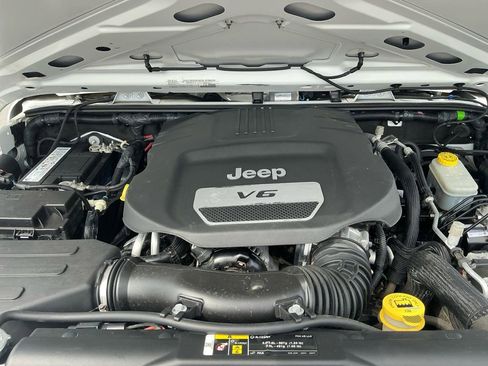 Used 2017 Jeep Wrangler Unlimited Sport w/ Connectivity Group image 25