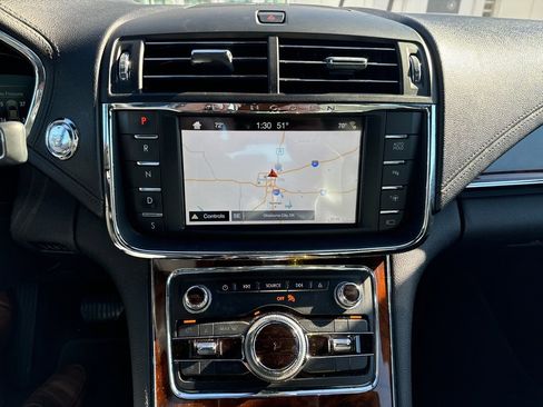 Used 2018 Lincoln Continental Reserve image 9