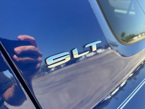 Used 2023 GMC Acadia SLT w/ Technology Package image 36