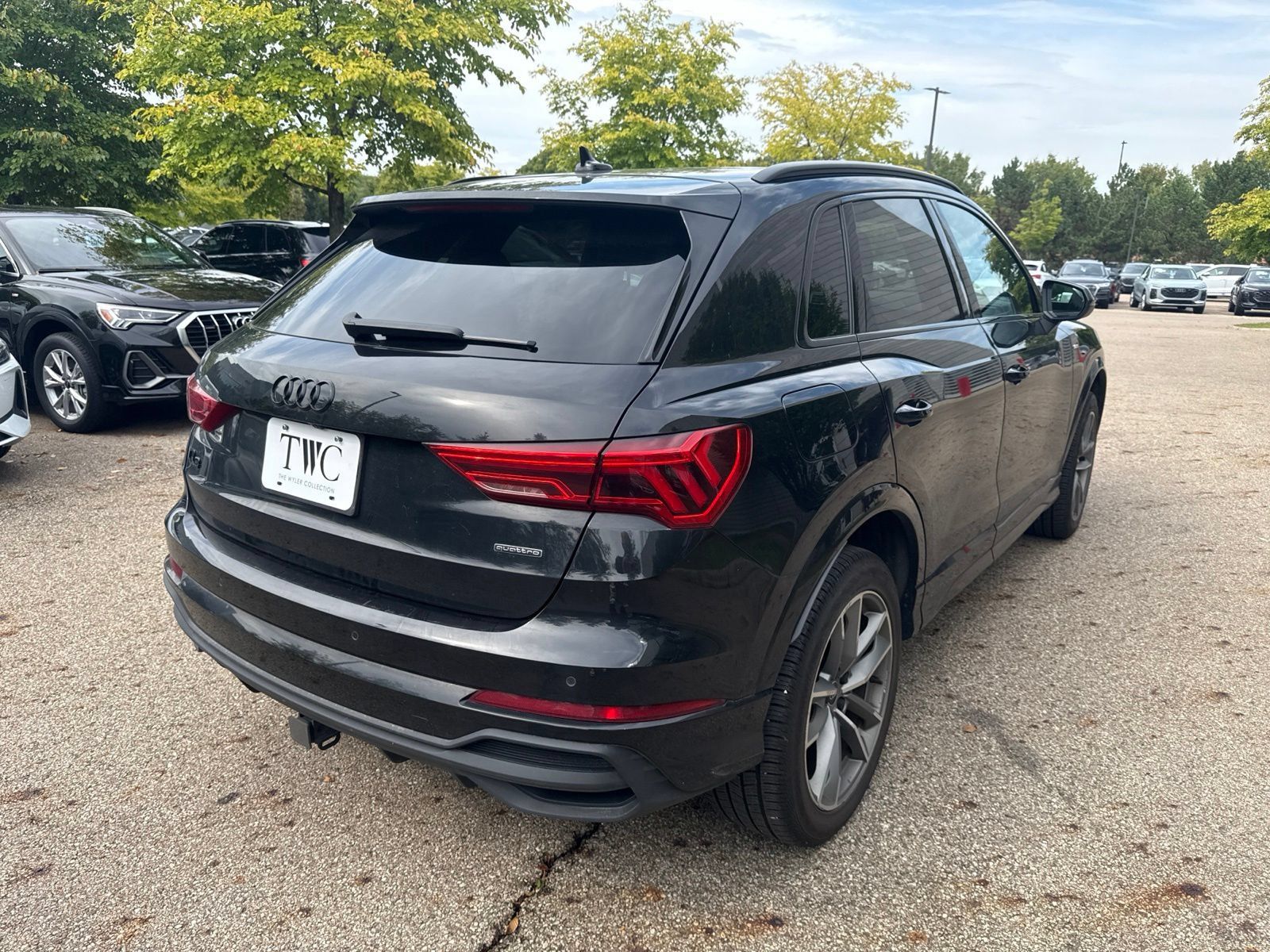 Used 2023 Audi Q3 2.0T Premium Plus w/ Premium Plus Package AWD/4WD image 4