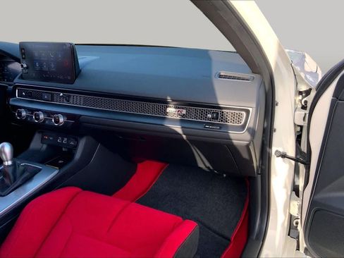 Used 2025 Honda Civic Type R image 18