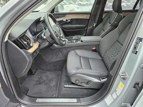 Certified 2025 Volvo XC90 B6 Plus AWD/4WD image 14