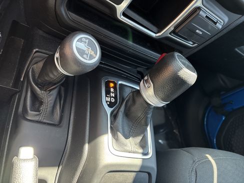 Used 2021 Jeep Gladiator Sport AWD/4WD image 31