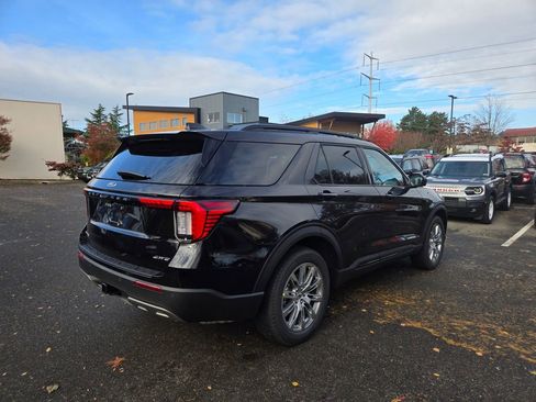 New 2026 Ford Explorer Active w/ Active Comfort Package image 5