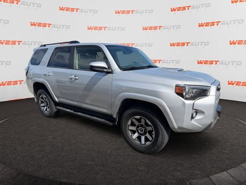 Used 2021 Toyota 4Runner TRD Off-Road AWD/4WD image 7