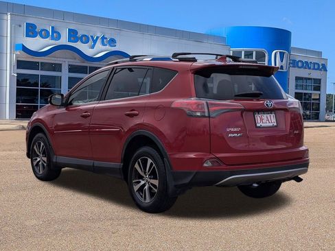 Used 2017 Toyota RAV4 XLE image 5