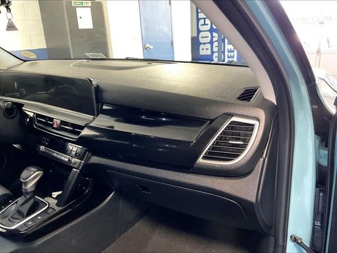 Used 2025 Kia Seltos S AWD/4WD image 13
