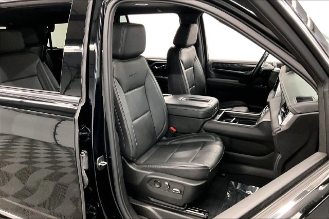 Used 2022 GMC Yukon Denali AWD/4WD image 8