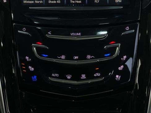 Used 2020 Cadillac Escalade Luxury w/ LPO, Radiant Package AWD/4WD image 25