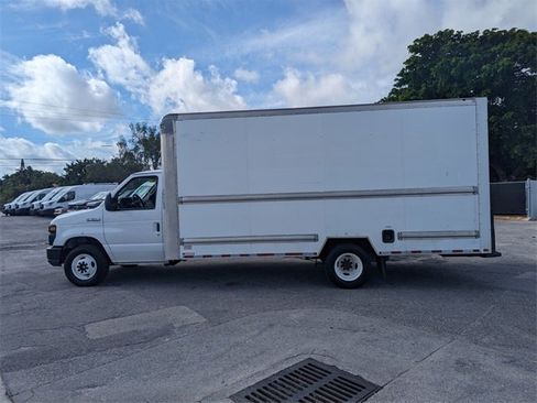 Used 2017 Ford E-350 and Econoline 350 Super Duty image 9