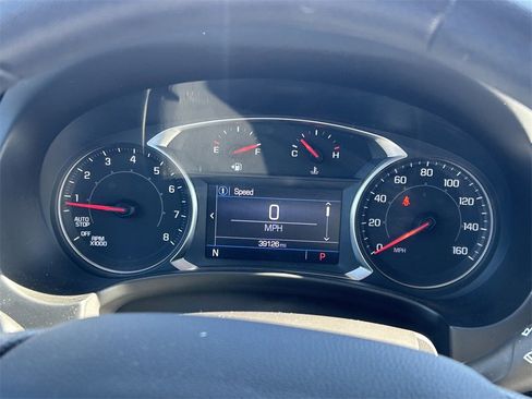 Used 2024 GMC Terrain SLE image 32