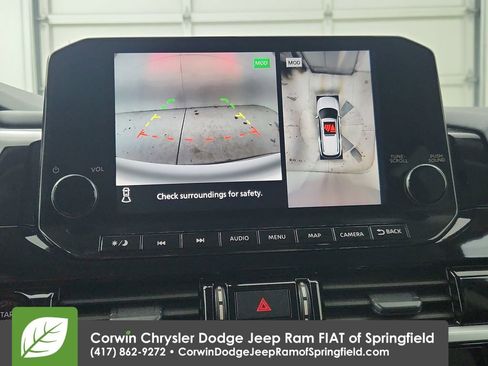 Used 2025 Nissan Pathfinder SL image 24