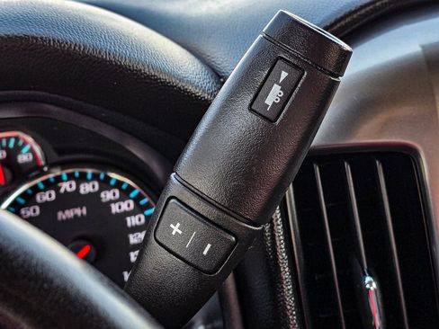 Used 2018 Chevrolet Silverado 1500 LT w/ All Star Edition image 31