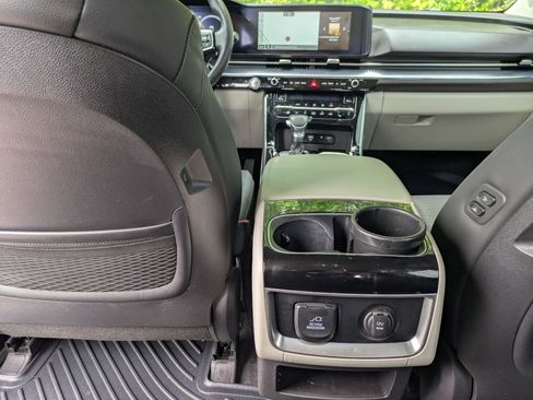 Used 2023 Kia Carnival SX Prestige FWD image 29