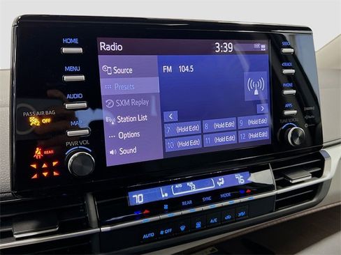 Used 2021 Toyota Sienna LE image 9